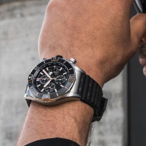 Di Tangan Mana Saya Harus Mengenakan Jam Tangan?