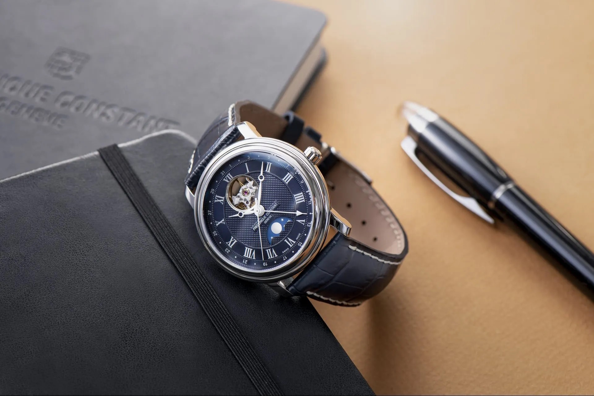 Frederique Constant Classics Heart Beat Moonphase Date Kini Dalam Warna Biru