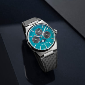 Frederique Constant Rayakan 50 Tahun Uni Emirat Arab dengan Model Highlife Edisi Spesial