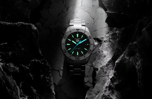  TAG Heuer Aquaracer Professional 200 Solargraph 