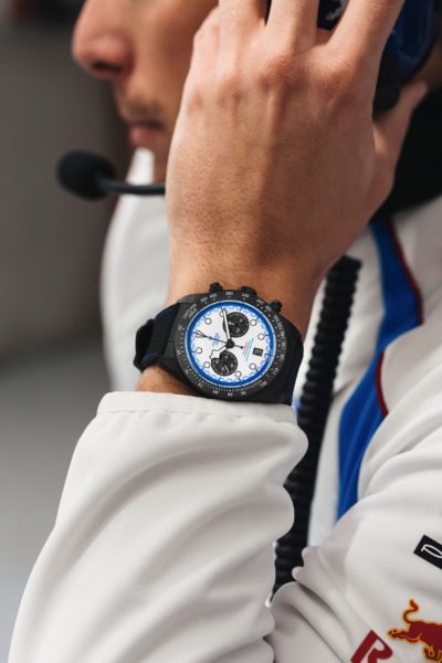 TUDOR NP25 BlackBayChrono Carbon25 Lifestyle 2 scaled 1 TUDOR NP25 BlackBayChrono Carbon25 Lifestyle 2 scaled 1