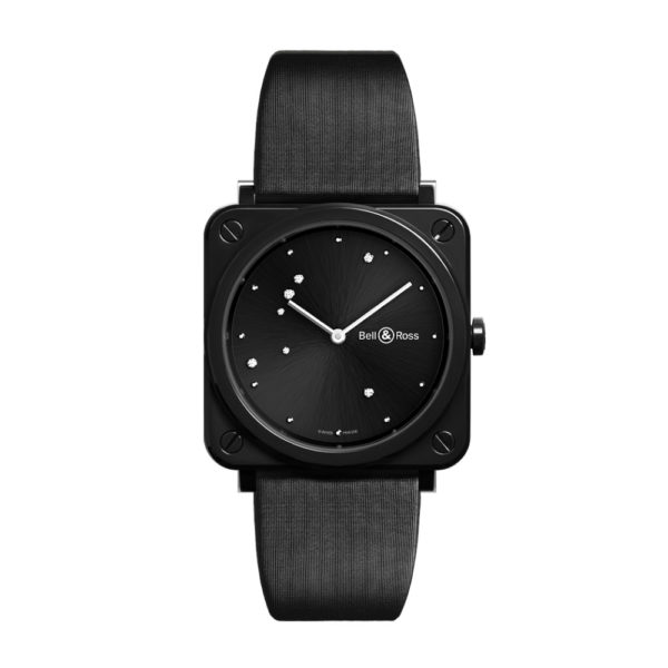 jam tangan warna hitam