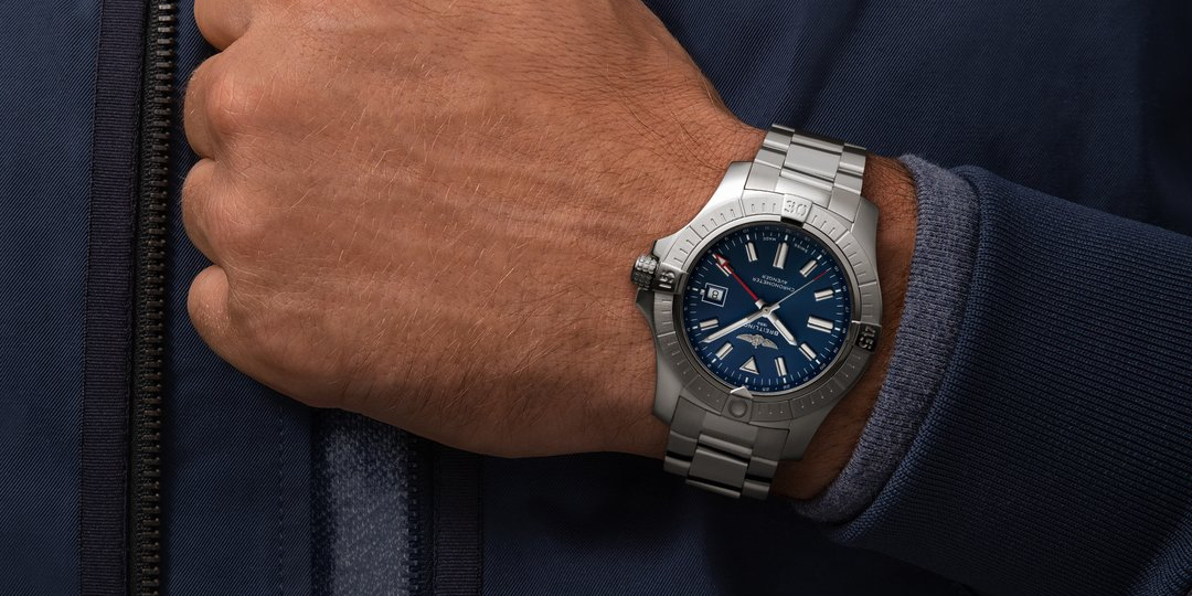 Breitling Avenger Automatic GMT 45 Jam Tangan untuk Para Petualang