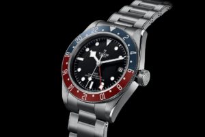 Memperkenalkan Hasil Kerjasama Rolex: Tudor GMT Black Bay