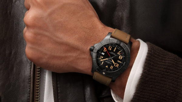 Jam tangan multifungsi